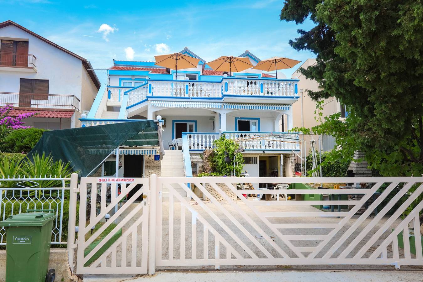 Ganze Wohnung, 2-Zimmer-Ferienwohnung mit Terrasse und Meerblick Sveti Petar (Biograd) A-24702-d in Općina Sveti Filip i Jakov, Zadar