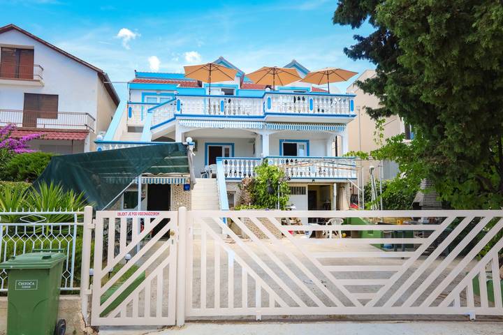 Ferienwohnung für 6 Personen, mit Balkon/Terrasse in Sveti Petar na Moru - 2