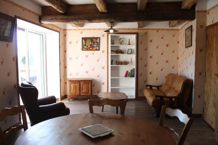 Location de vacances pour 6 personnes, avec Balcon ainsi que Terrasse et Vue à Lassouts - 2