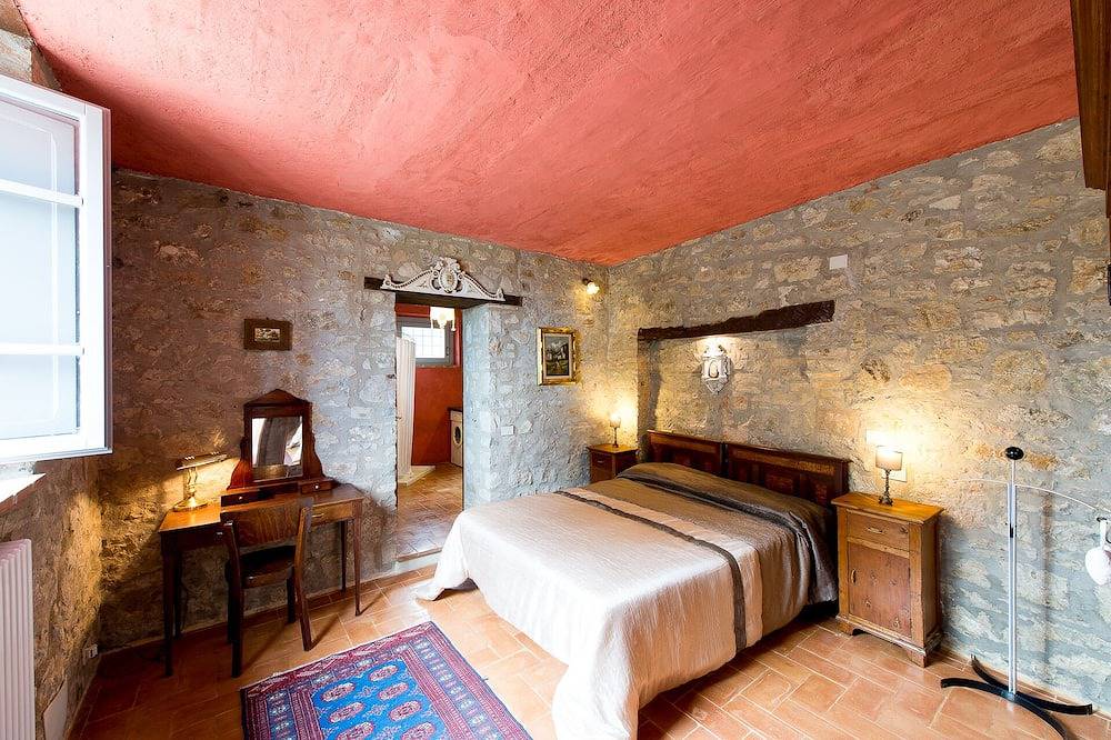 Il Granaio, villa de 6 camas con piscina y jacuzzi climatizado in San Venanzo, Provincia de Perugia