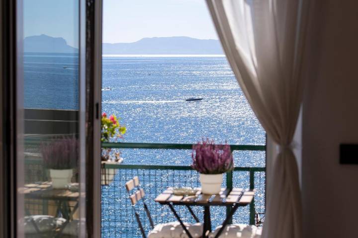 Appartamento per 4 persone, con balcone e panorama in Posillipo