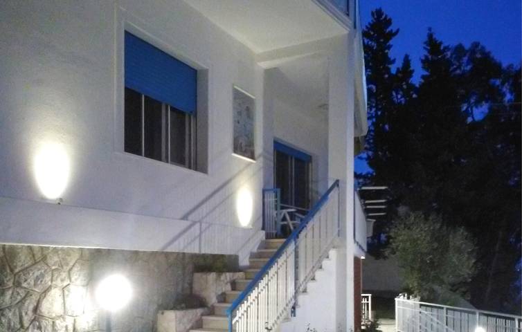 Appartamento intero, Incantevole appartamento con vista mare, giardino e terrazza - a 2,5 km dalla spiaggia in Costa Ionica Calabria