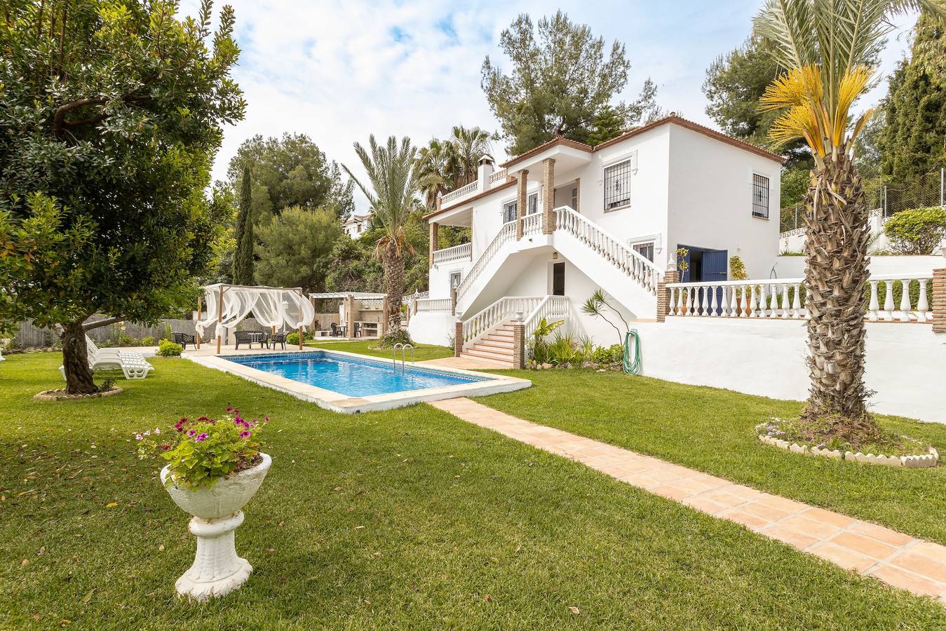Vacation Home "El Valle de Arantxa" with Mountain View, Pool & Wi-Fi in Frigiliana, Cordillera Penibética