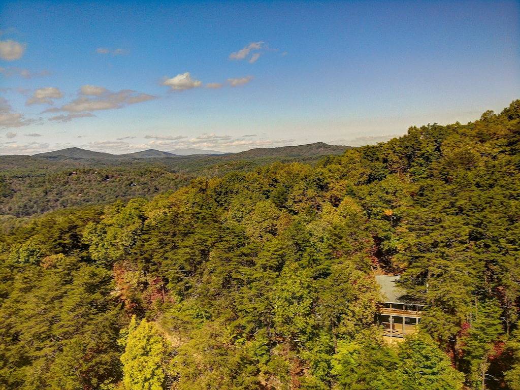 Great Mountain Views, Family Friendly, Hot tub, 5 miles to Downtown Blue Ridge in Cherry Log, Chattahoochee National Forest