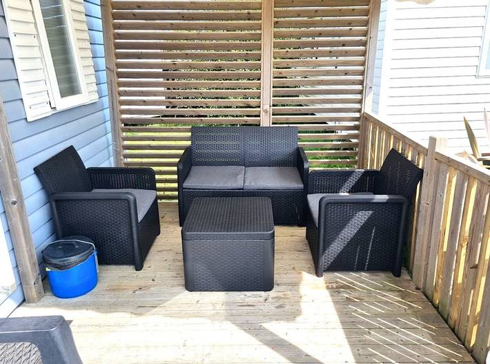 Camping pour 6 personnes, avec jacuzzi ainsi que piscine et terrasse