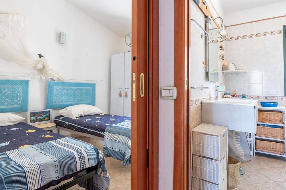 Preciosa casa de vacaciones  para 6 personas con A/C, Wifi, Tv y patio in Solanas, Comune di Sìnnia