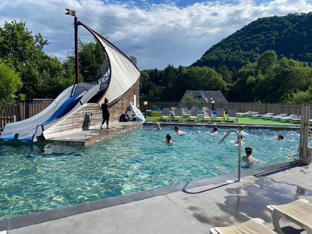 Camping - Piscine  - ccbbdaf in Vic-sur-Cère, Région d'Aurillac