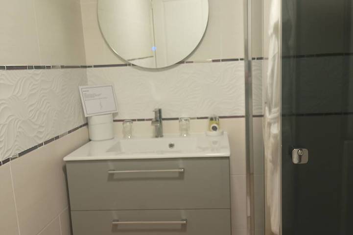 Apartamento entero, Love Room de Prestigio, Jacuzzi Privado y Desayuno Incluido in Sigean, Costa mediterránea (Francia)