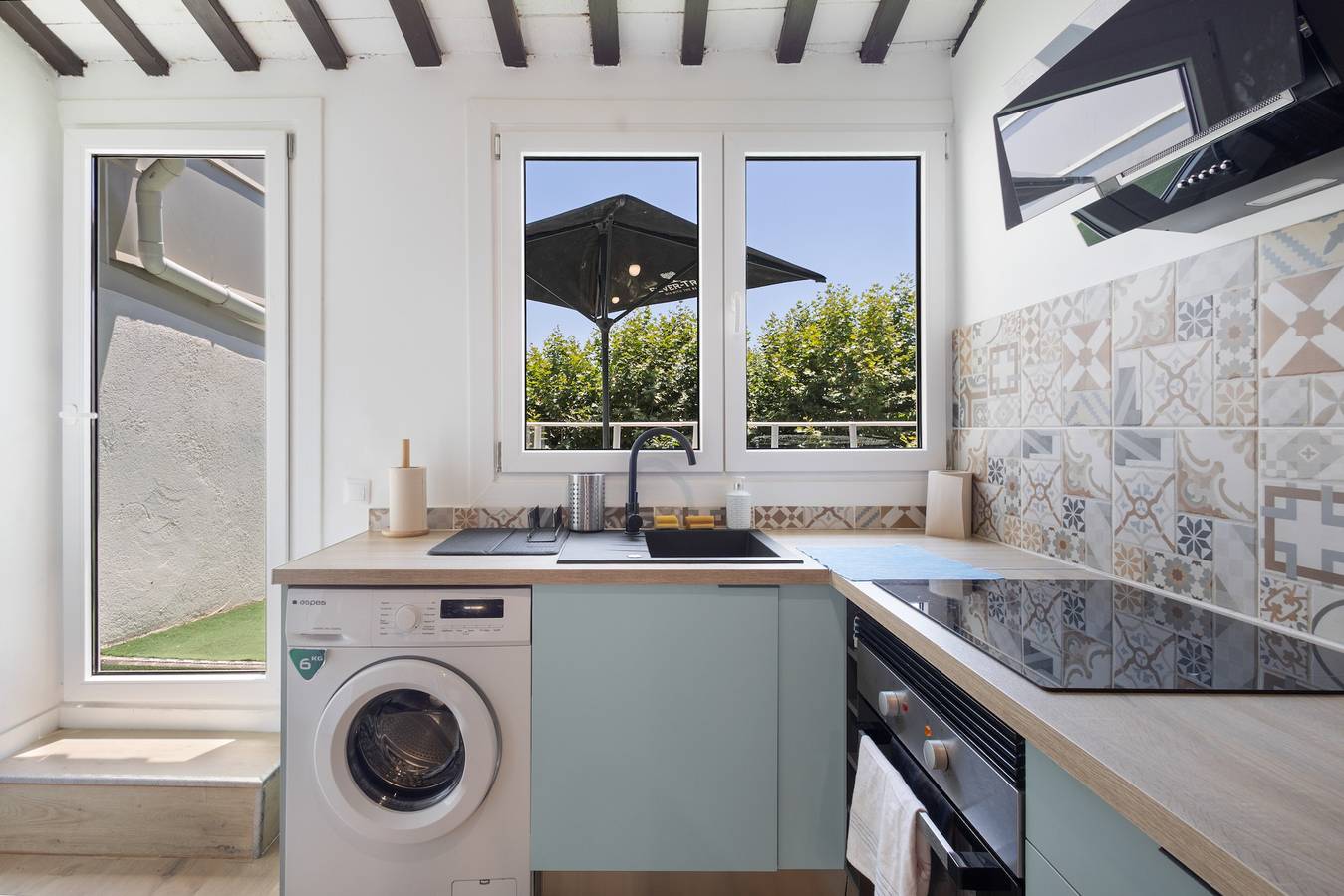 Apartamento entero, Apartamento 'Portblanc Front' con vistas al mar, Wi-Fi y aire acondicionado in Arenys de Mar, Costa del Maresme