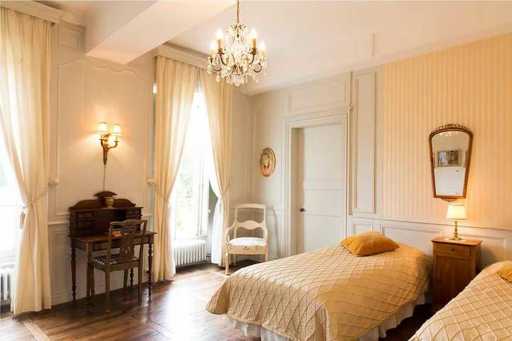 Location de vacances pour 14 personnes, avec terrasse et piscine à Combourg - 4