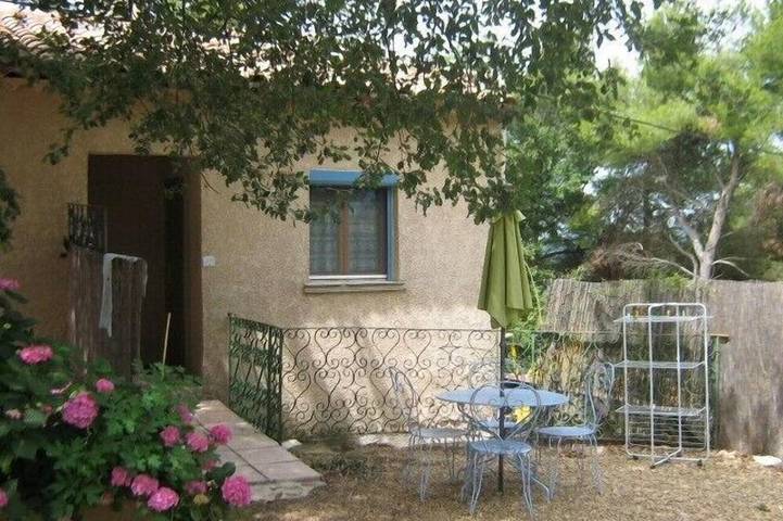 Holiday apartment for 4 people, with terrace and garden as well as pool - 1