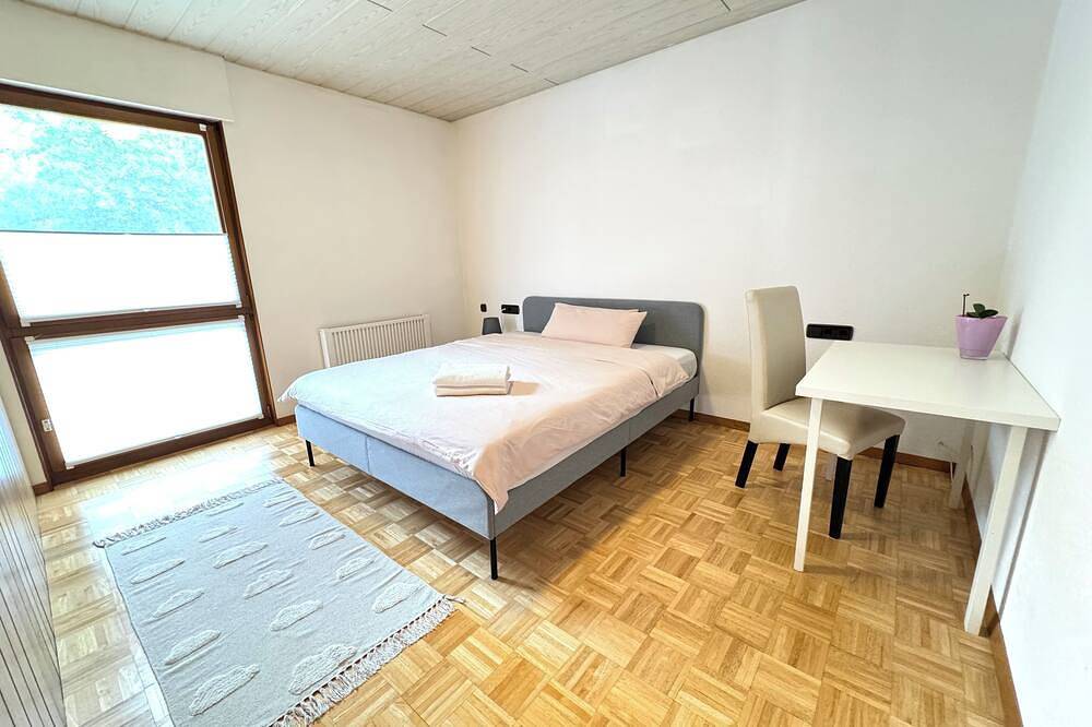 Ganze Wohnung, H&H Home-Quite and cozy central apartment near Park in Sindelfingen in Sindelfingen, Landkreis Böblingen