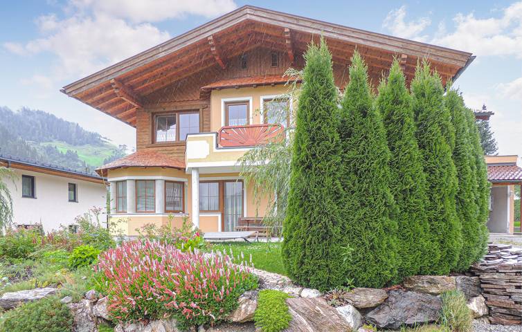 Ganze Ferienwohnung, Gemütliche Ferienwohnung in der Nähe der Skistation und des Flusses, WLAN und Parkplatz inklusive in Kleinarl, Ski Amadé