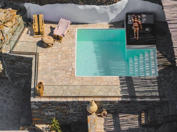 Location de vacances pour 4 personnes, avec jacuzzi ainsi que jardin et piscine dans Folégandros - 4