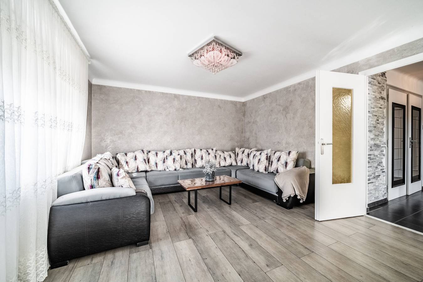 Villa « L'Oranaise » : Vue Montagne, Terrasse Privée et Wi-Fi in Cluses, Région de Bonneville