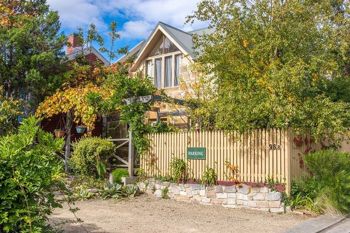 Holiday apartment for 2 people, with garden in Hobart