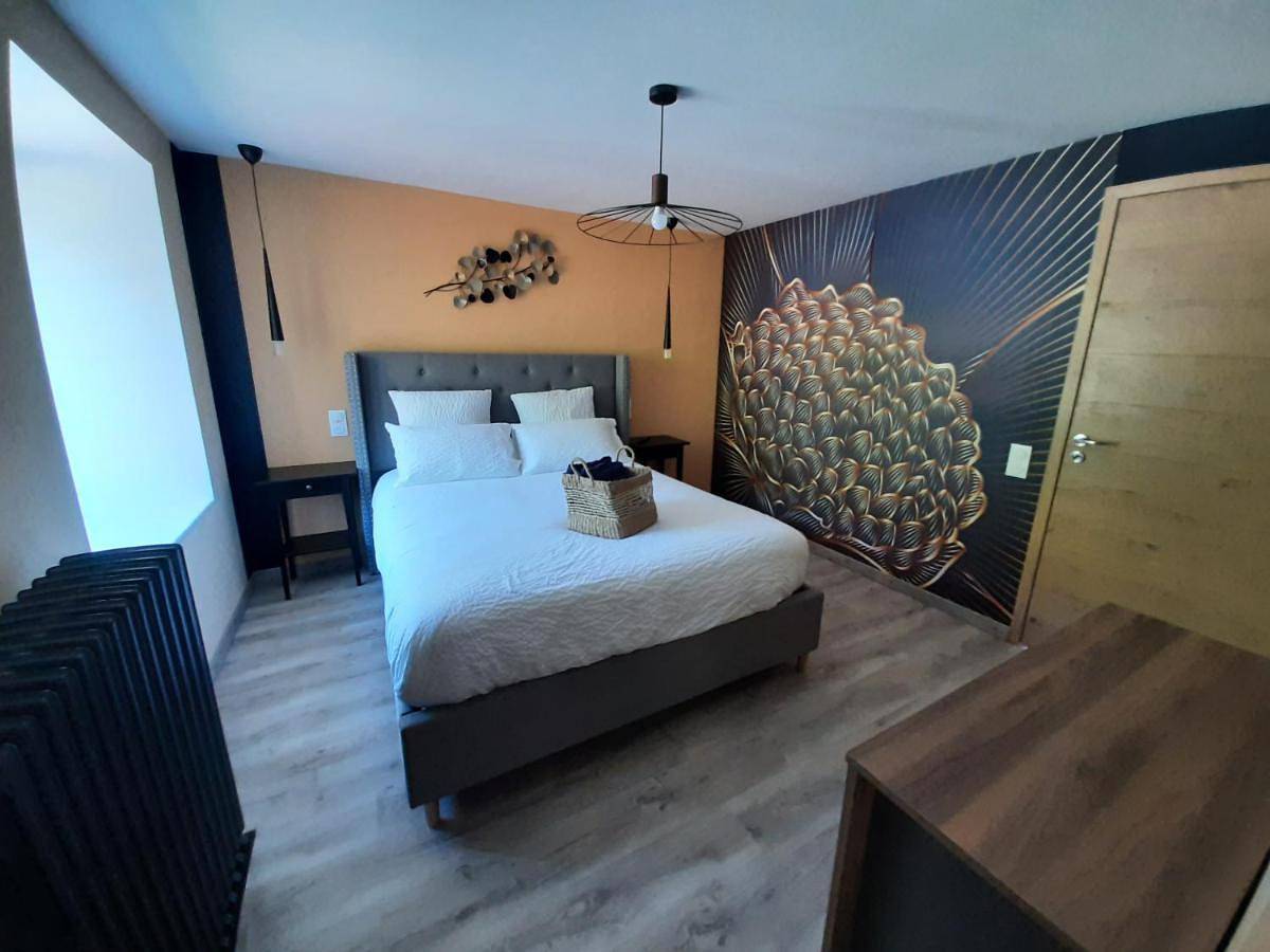 Double Room with Private Bathroom in Autrèche, Région de Tours