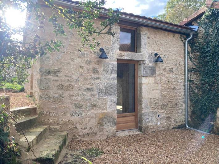 Gîte pour 2 personnes, avec jardin et terrasse à Champagnac-de-Belair