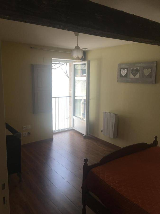 Appartement entier, Two-Bedroom Apartment in Recey-sur-Ource, Région de Montbard