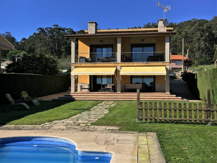 Casa rural para 5 personas, con Balcón/Terraza y Terraza además de Jardín y Piscina en Cangas