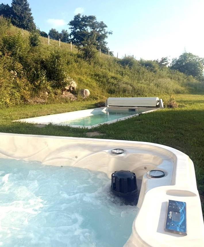 Apartamento de vacaciones para 2 personas, con piscina además de jardín y jacuzzi - 1