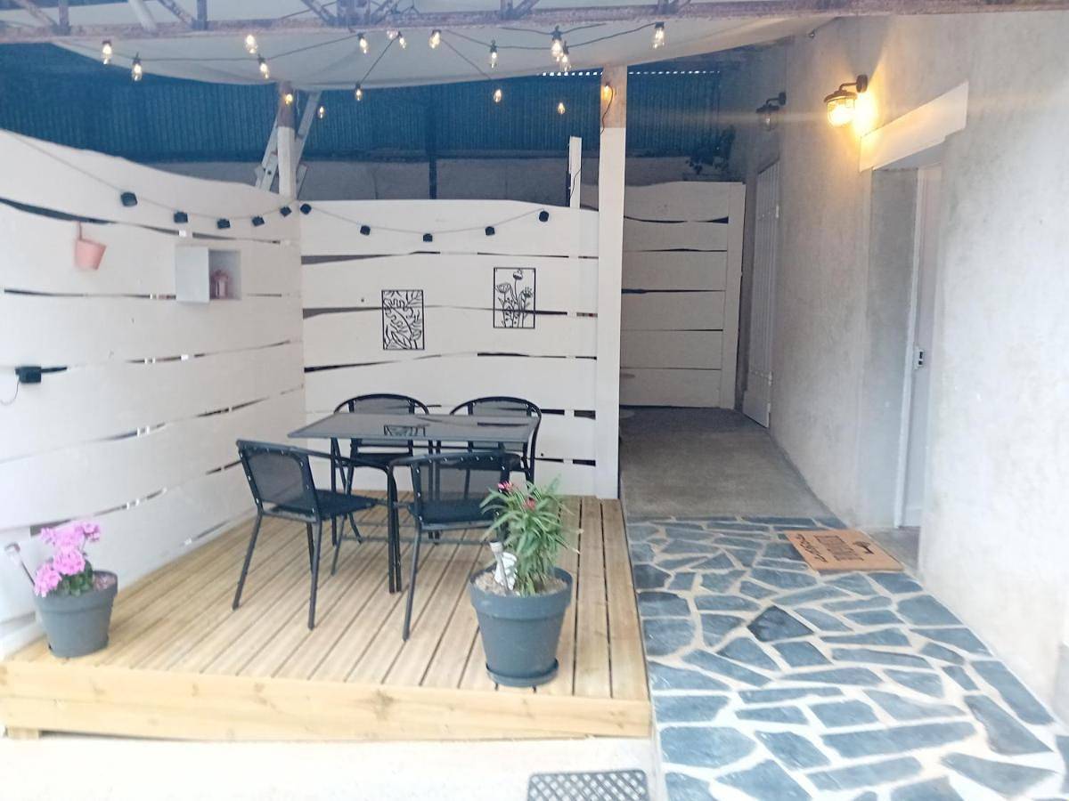 Charmant studio rénové au calme avec terrasse - Proche Futuroscope in Chenevelles, Vienne (France)