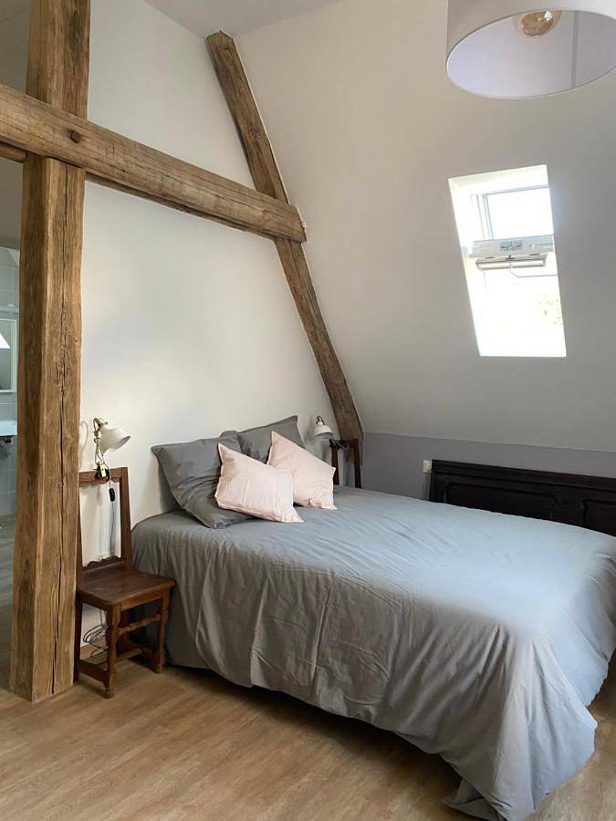 Location de vacances pour 2 personnes, avec jardin ainsi que terrasse et vue à Vallières-les-Grandes - 4