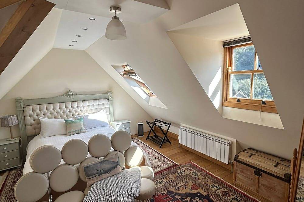 Hel lejlighed, Charming en-suite bedroom with patio in St Aubin in Jersey