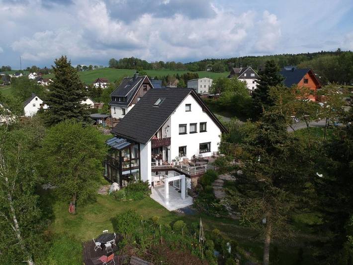 Ferienwohnung für 4 Personen, mit Ausblick und Garten sowie Seeblick, kinderfreundlich in Marienberg - 2