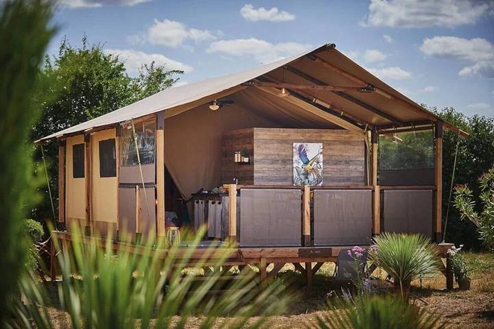 Zecamping 3* familial piscine chauffée animaux acceptés locatif 34m2 in Florac-Trois-Rivières, Cevennen