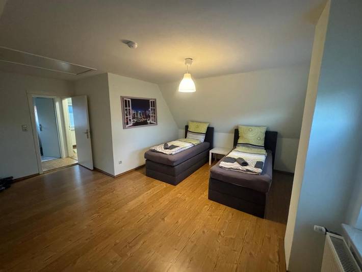 Apartamento de vacaciones para 8 personas, con terraza además de vistas y jardín - 1