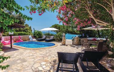 Ferienhaus für 12 Personen in Petrcane, Kroatische Adria, Bild 2