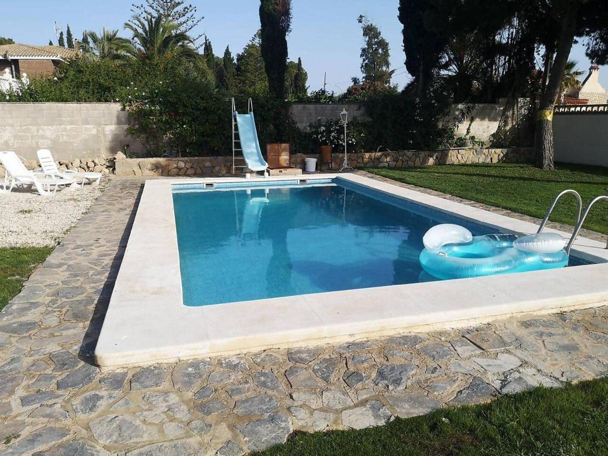 Three-Bedroom House in Busot, Costa Blanca