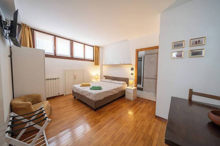 Ganze Wohnung, Gemütliches Studio mit Garten, free Parkplatz–10' vom Flughafen, 20' vom Venedig in Venedig, Lagune von Venedig