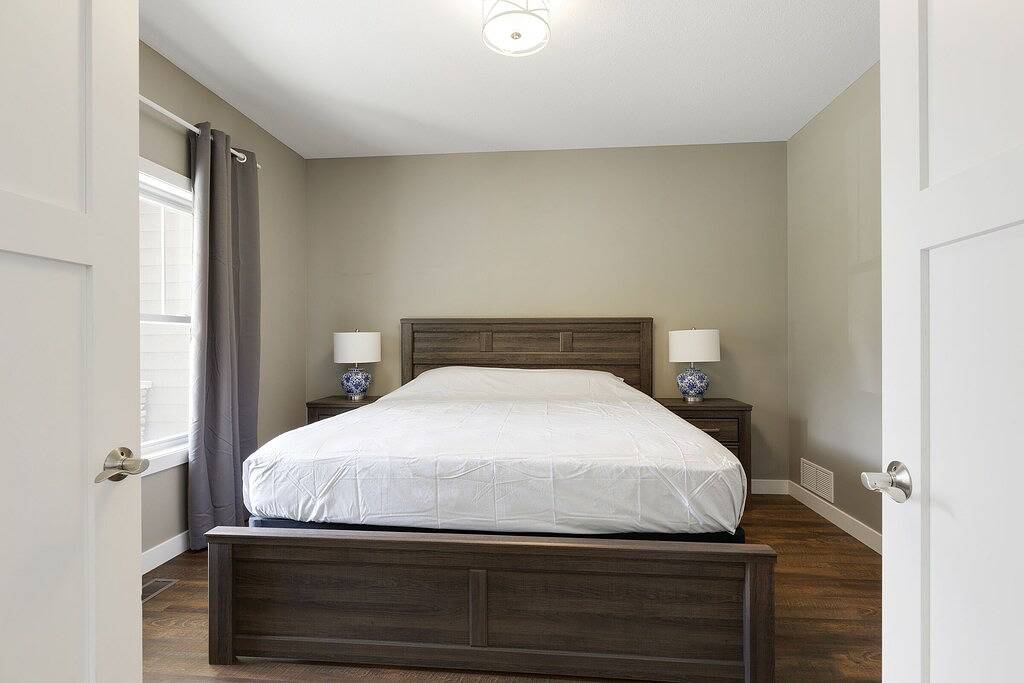 Newer Lakehouse on 100ft of Shoreline in Chisago County