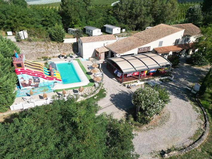 Camping pour 4 personnes, avec Balcon/Terrasse et Bassin pour enfant