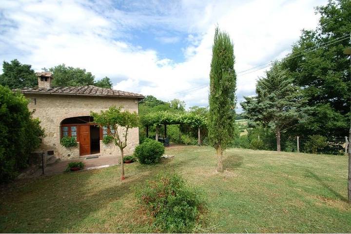 Bauernhaus für 3 Personen mit Garten in Chiusdino, Siena Provinz