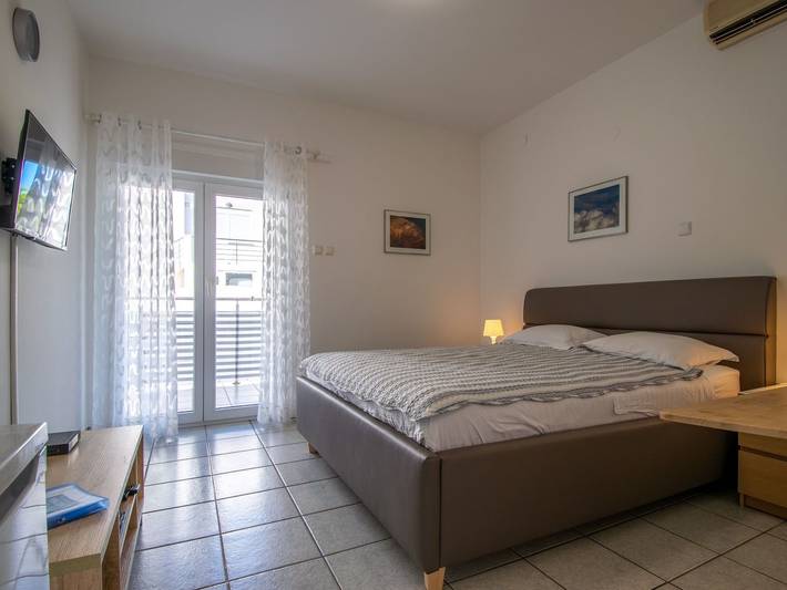 Ganze Wohnung, Studio in Strandnähe in Betina, Murter