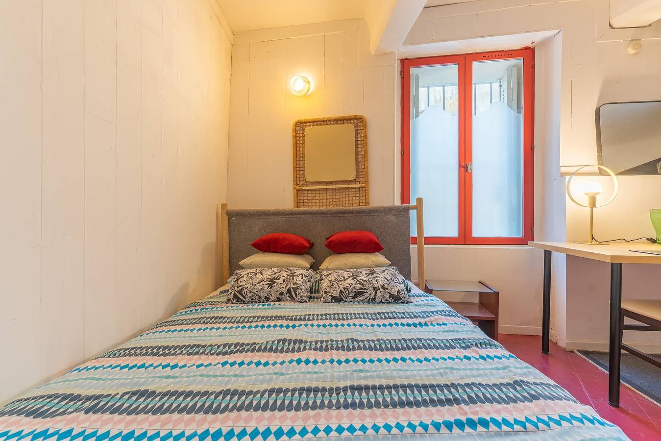 Entire studio, Apartment 'Finsonius Studios 6' with Shared Terrace, Shared Garden and Wi-Fi in Aix-en-Provence, Aix-en-Provence region