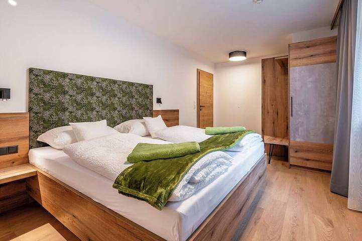 Geheel appartement, Leuk appartement voor 5 personen met Wifi, Tv en balkon in Zell am Ziller, Zillertaler Alpen