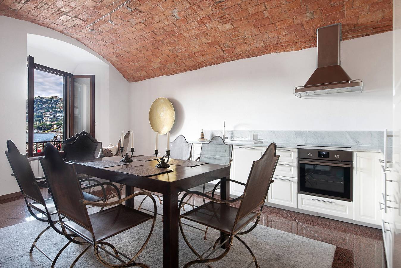 Ganze Wohnung, Apartment 'City On The Beach' mit Meerblick, Wlan und Klimaanlage in Rapallo (Stadt), Rapallo