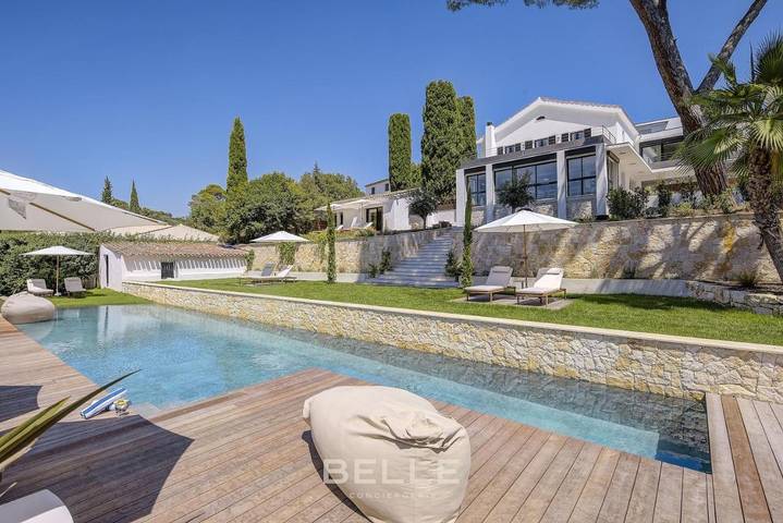 Villa for 12 personer, Balkong og Terrasse i tillegg til Badebasseng og Sauna i Biot