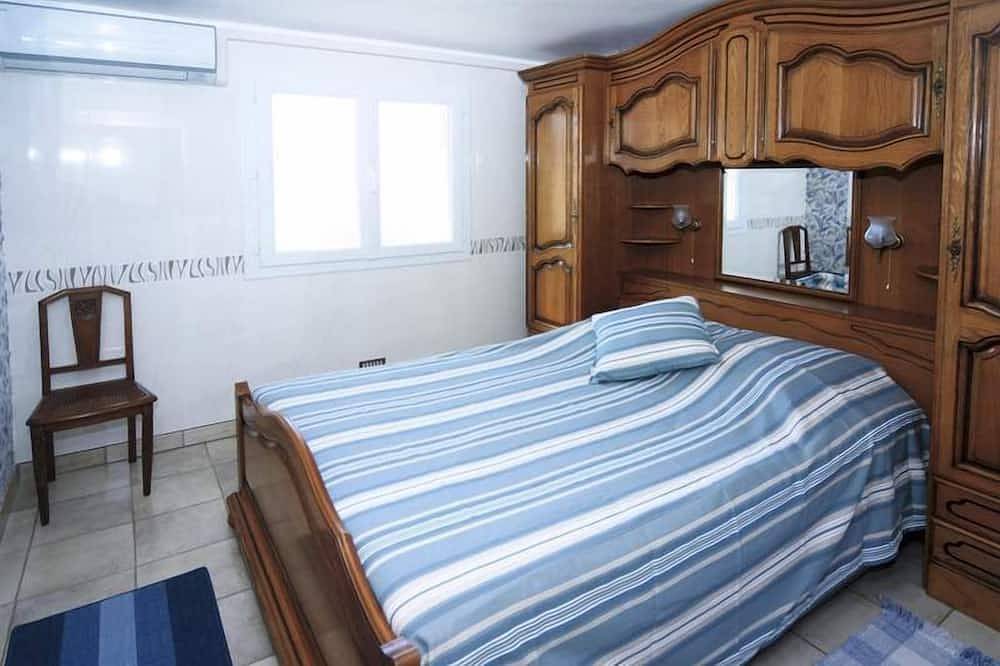 Appartement entier, Villa avec magnifique vue sur les Albères et sur le Mont Canigou in Sorède, Côte méditerranéenne (France)