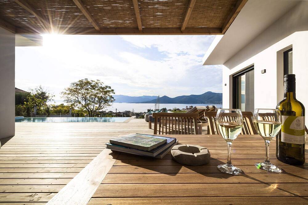 Villa Oneiro. 3 bed Private Pool Sea View in Palairos, Etolia-Acarnania