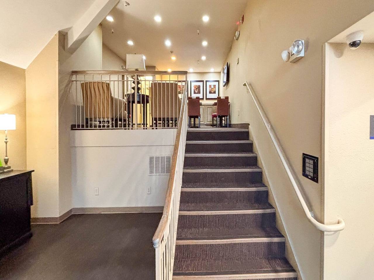 Ganze Wohnung, 1 Queensize-bett | Mob Acc Tub Ste Nsmk Sb Micfri in Greenville, Greenville County