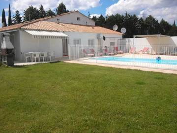 Cottage pour 8 personnes, avec terrasse et piscine à Meynes