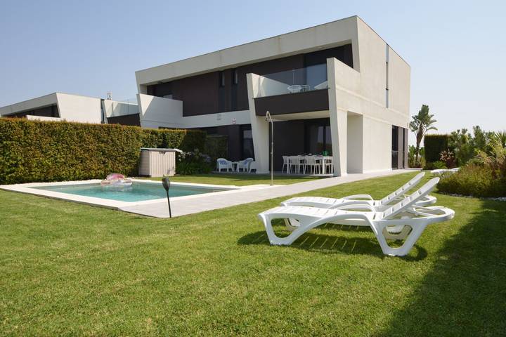 Casa rural para 6 personas, con terraza y jardín en Ayamonte