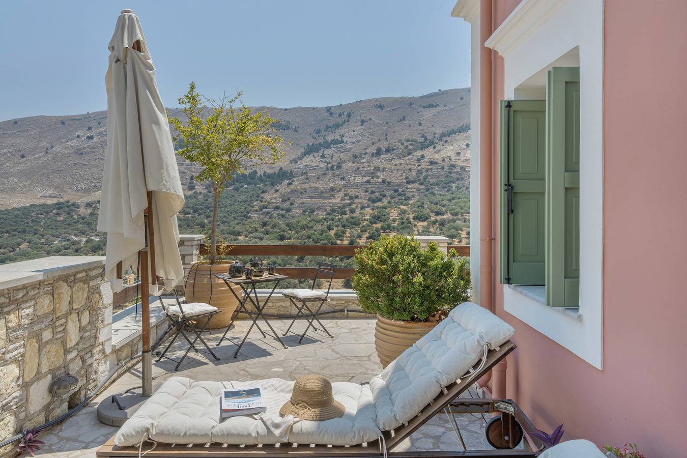 Entire studio, Studio 'No 6 Superior Symi Nautilus' with Sea View, Wi-Fi and Air Conditioning in Ano Symi, Rhodes