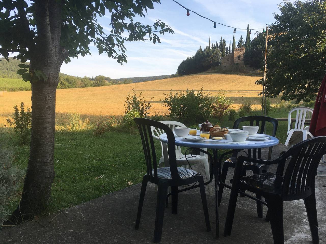 Chambre d’hôtes « Chambre Cardou » avec vue montagne, terrasse et jardin partagés in Serres (Aude), Parc naturel régional Corbières-Fenouillèdes