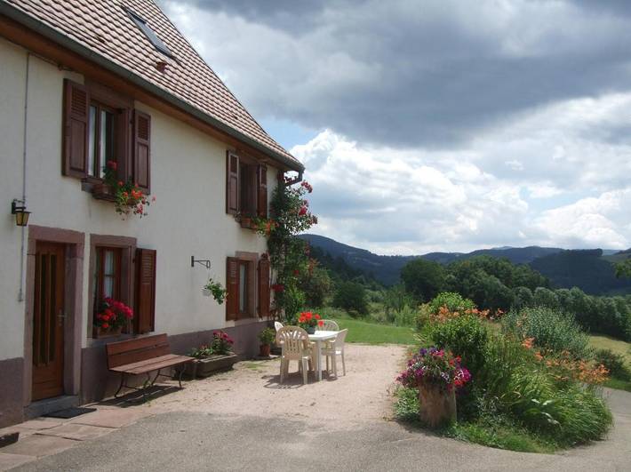 Appartement de vacances pour 5 personnes, avec Terrasse ainsi que Jardin et Vue